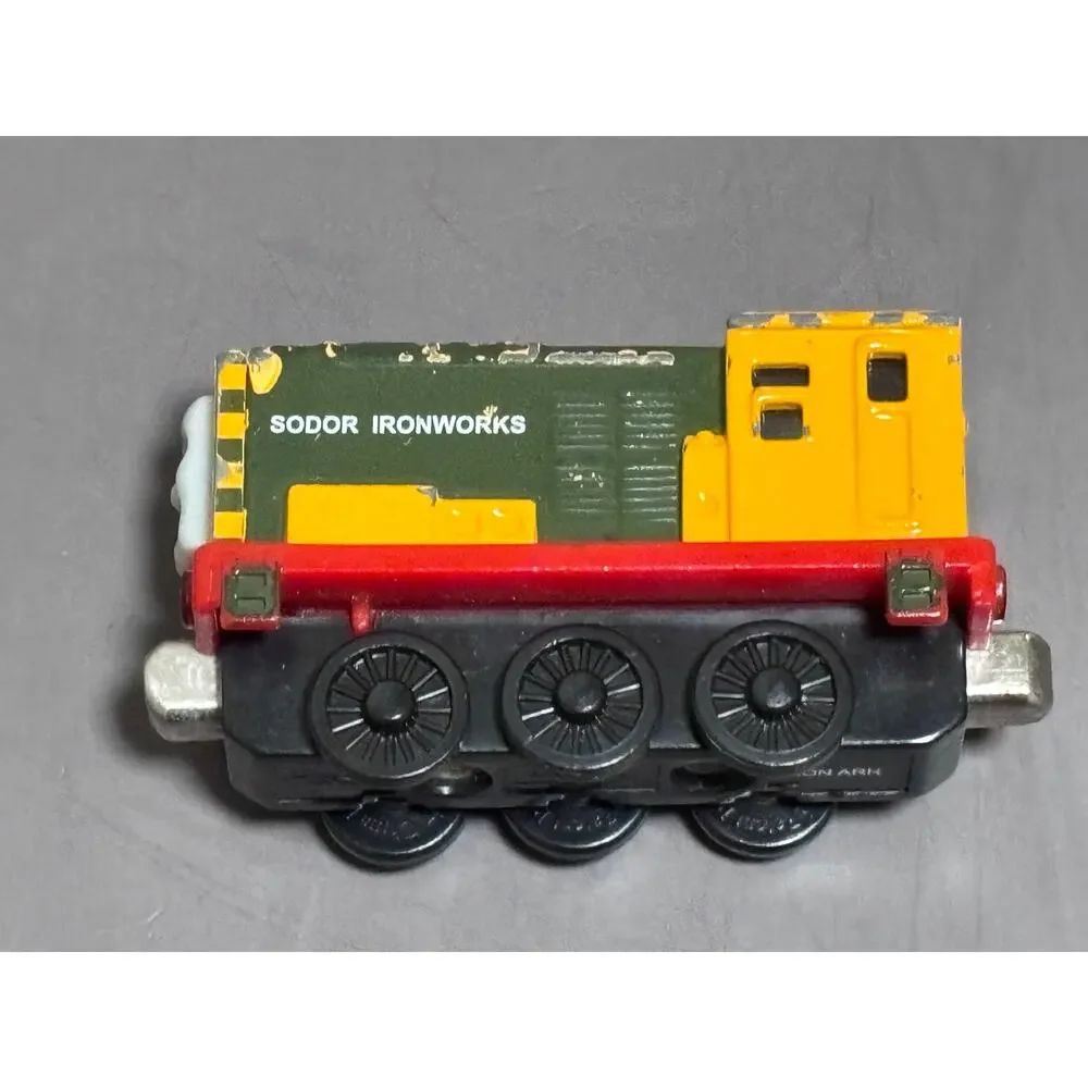 Thomas The Train Wooden Railway Iron Army Green Yellow Sidor Ironworks 2005